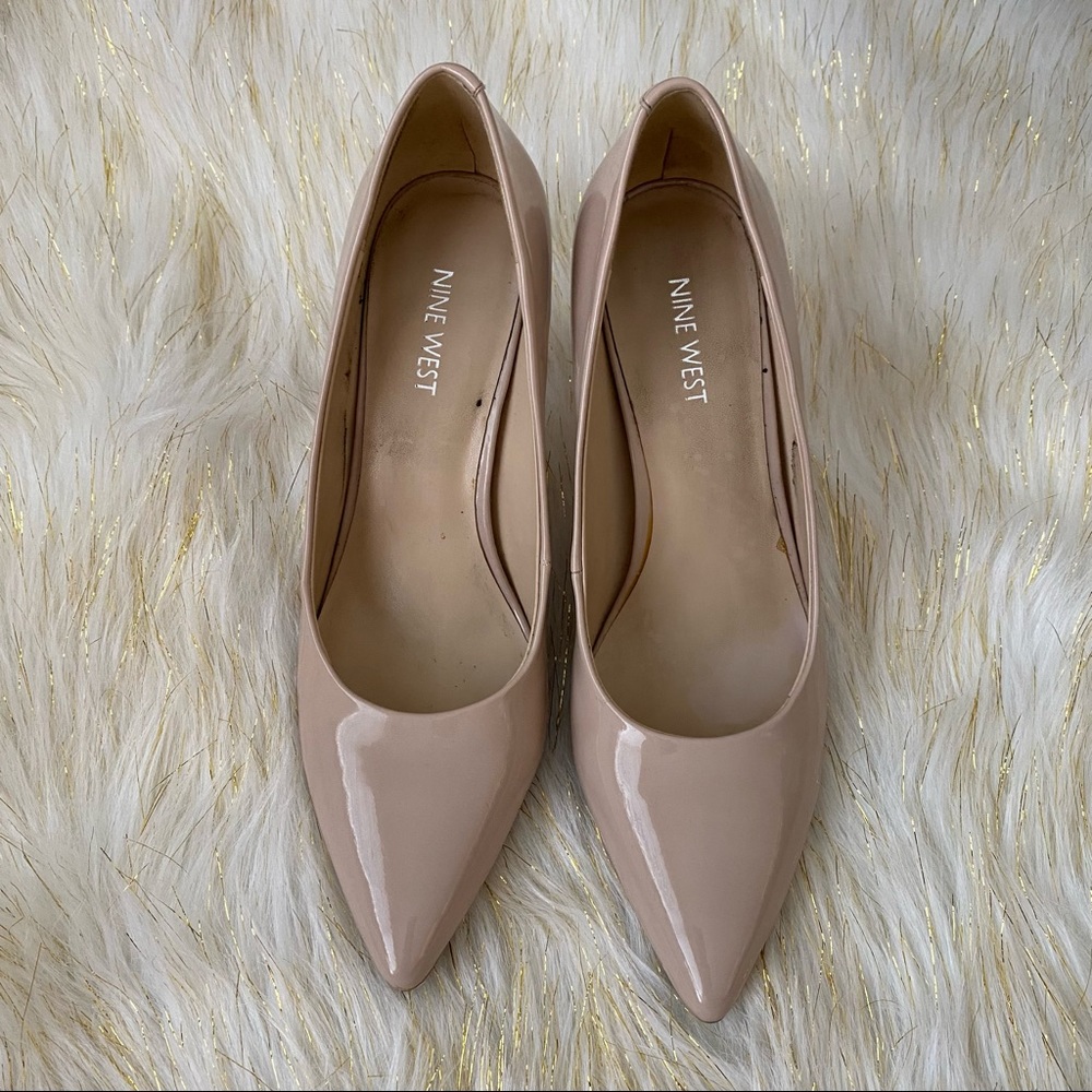 Nine West women’s nude pointed toe pump, size 9